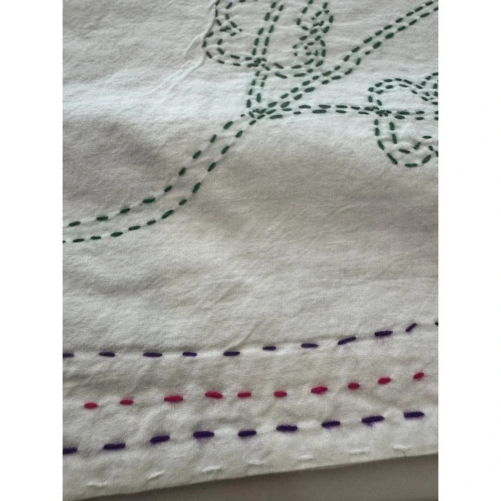 Hand Embroidered Kantha Cotton Bedspread Throw Floral White Burgundy 65x80